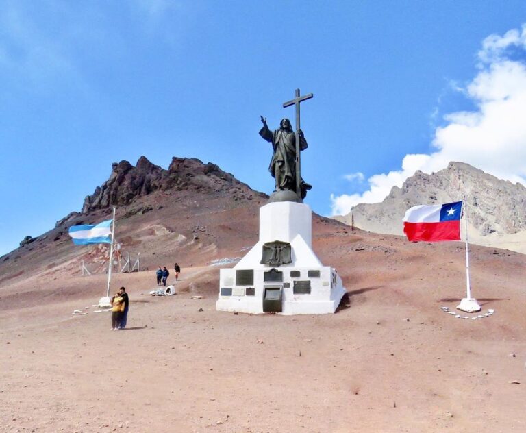 Reabren paso terrestre entre Argentina y Chile