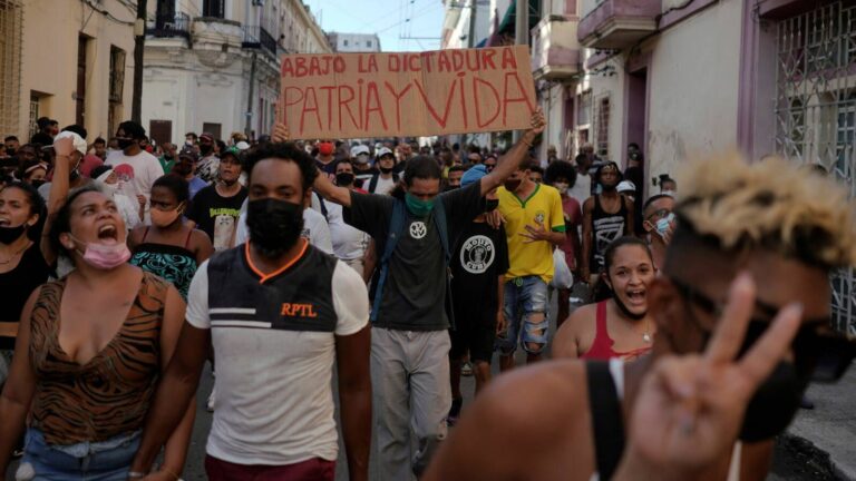 Confirman un fallecido durante manifestaciones en Cuba
