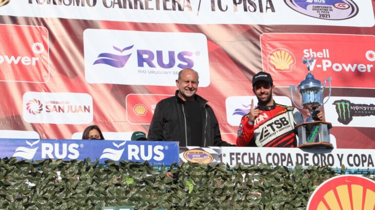 Perotti participó del regreso del turismo carretera al autódromo de Rafaela