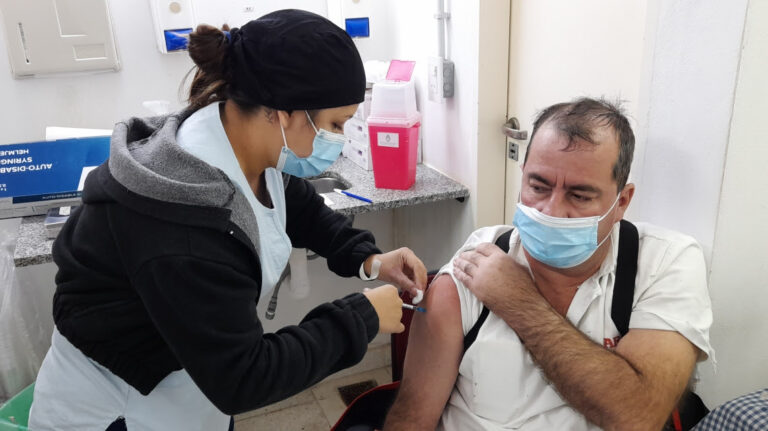 COVID-19: La provincia continúa con los operativos de vacunación en empresas