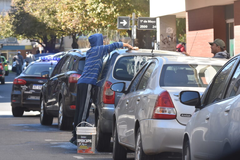 Cuida coches: La oposición en el Concejo aunó sus críticas sobre la “falta de control e inacción” del Municipio