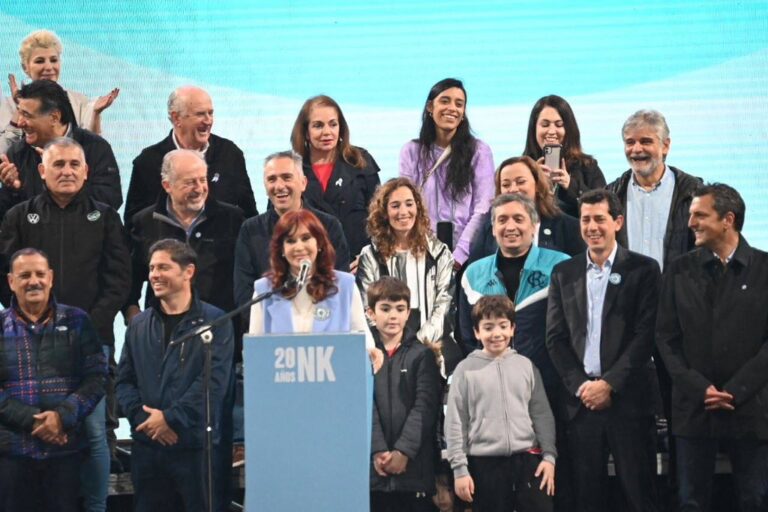 CFK en Plaza de Mayo: «Este Gobierno es infinitamente mejor de lo que hubiera sido otro de Macri»