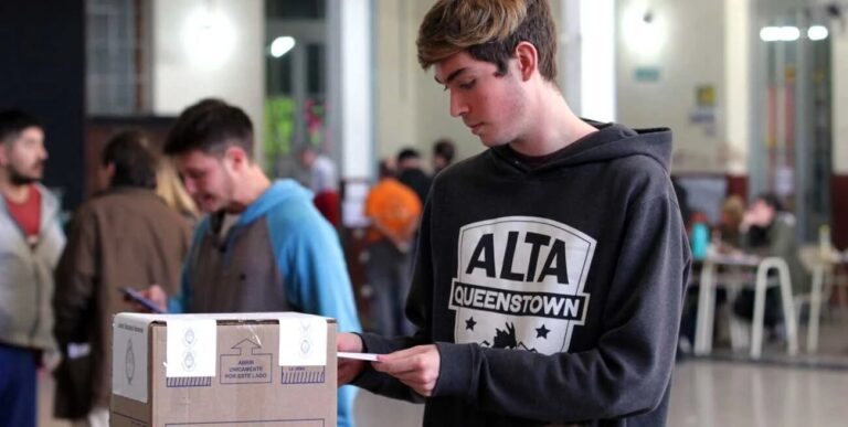 Elecciones 2023: Los adolescentes podrán votar para cargos provinciales