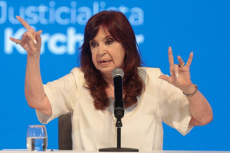 CFK encabezará un acto para reflexionar «sobre el sufrimiento inútil al que está siendo sometido el pueblo argentino»