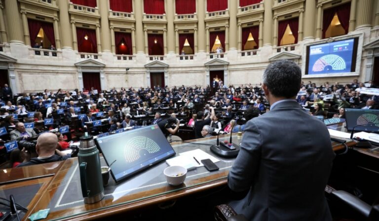 Financiamiento universitario: La Juventud Radical pide sanciones para «los traidores» que apoyaron el veto de Milei