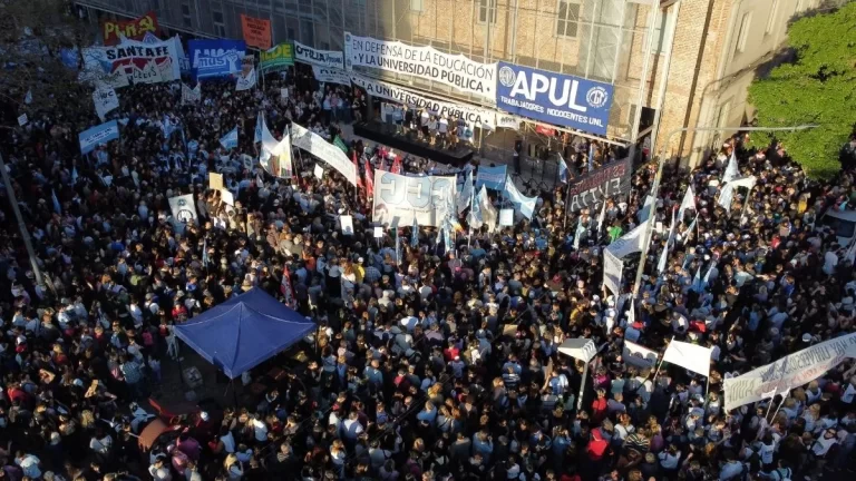 Tras la ratificación del veto a la financiación universitaria, los gremios lanzan un paro a nivel nacional