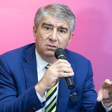 Violencia cerca de Casa Gris: agreden al ministro de Gobierno Fabián Bastía en plena calle