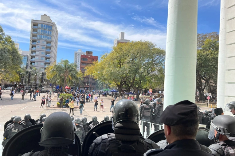 Reforma Previsional: Distinguirán a empleados legislativos que colaboraron con la policía durante las protestas